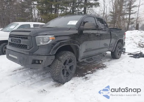 2015 Toyota Tundra Sr5 5.7L V8 z USA, uszkodzony, nr VIN 5TFUW5F18FX474937